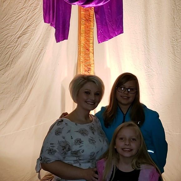 Meet your Posher, Cecilia - Picture 1 of 1